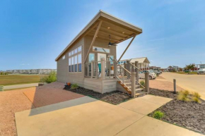 The Tiny Tejas with Pool and Hot Tub